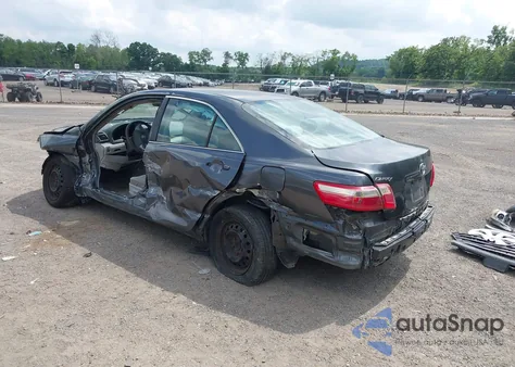 2009 Toyota Camry Le z USA, uszkodzony, nr VIN 4T1BE46K39U817989